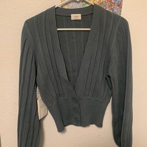 It’s brand new cute cardigan with the tag on! Its from Wilfred brand in Aritzia!